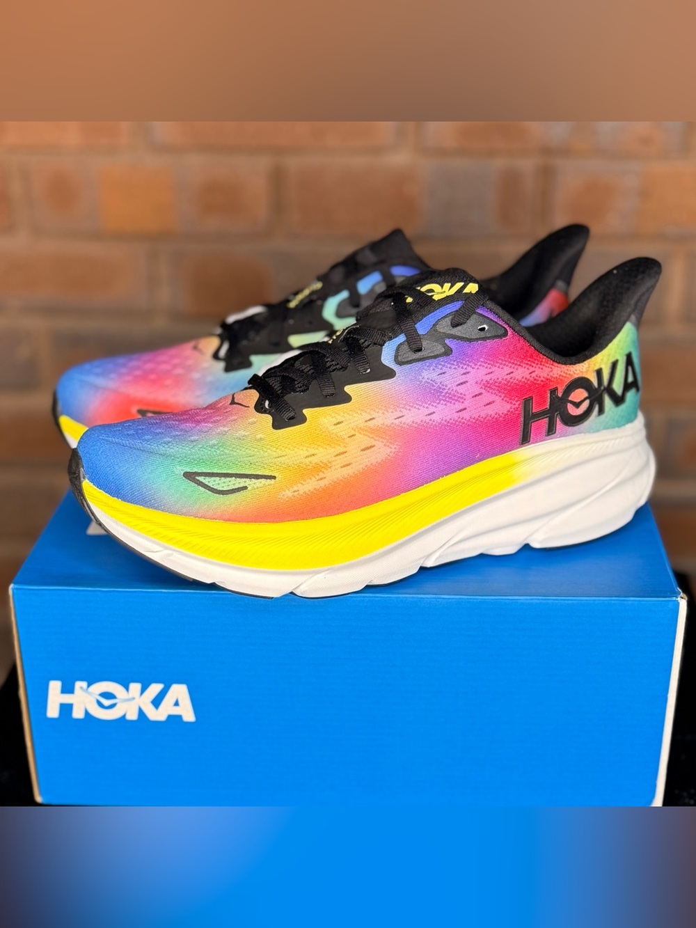 HOKA Clifton 9 Rainbow Black Multi Running Shoes Men’s 9.5 1127895 (167)